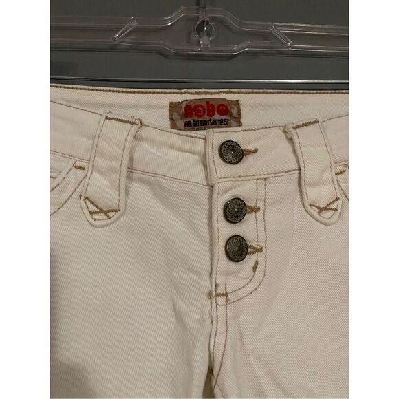 No Boundaries White Bermuda Shorts Size 3 - Picture 3 of 6